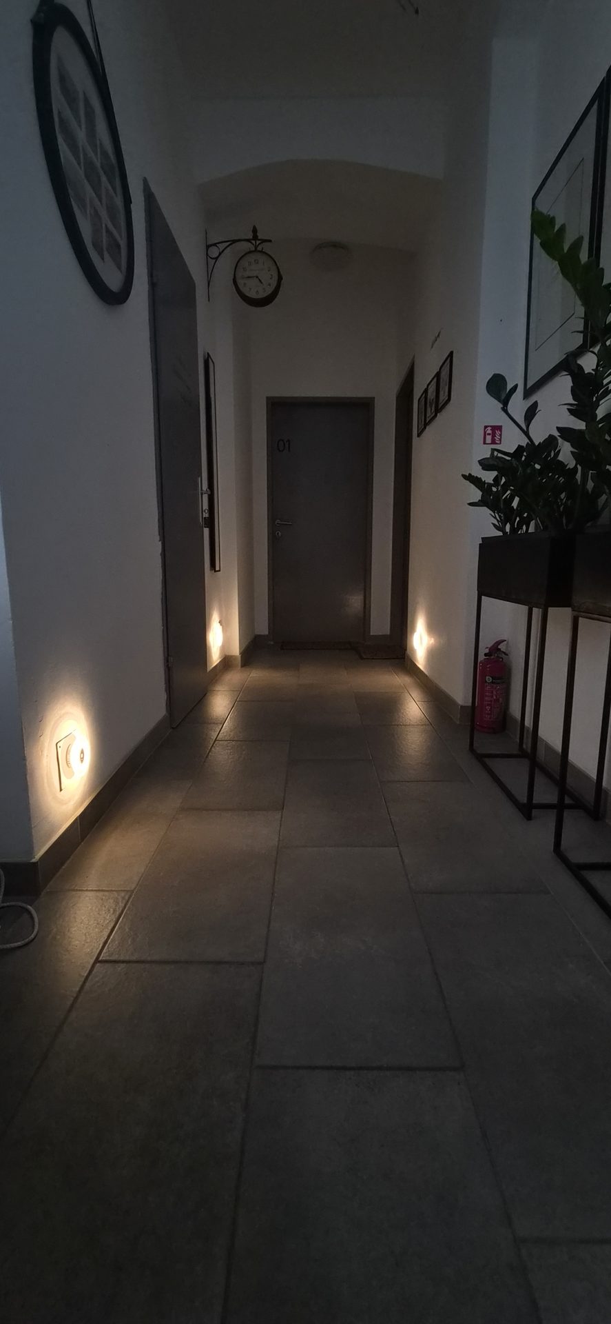 Hallway inside Magnolia Suite Vienna
